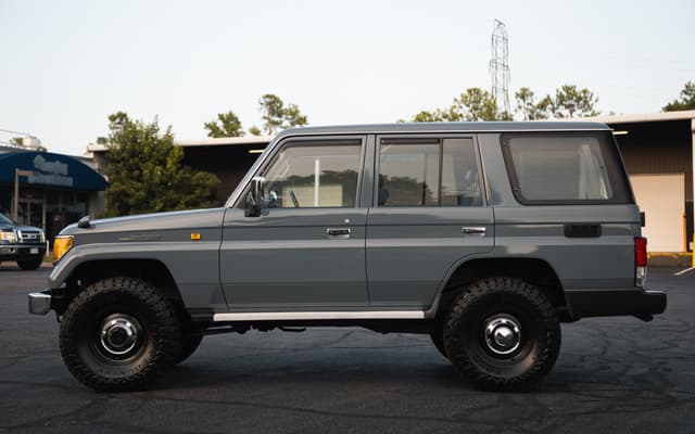1995 Toyota Land Cruiser JDM car for sale — photo 11 of 17