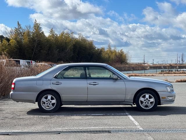1997 Nissan Gloria JDM car for sale — photo 7 of 25