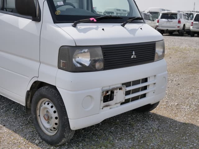 2002 Mitsubishi Minicab JDM car for sale — photo 11 of 25