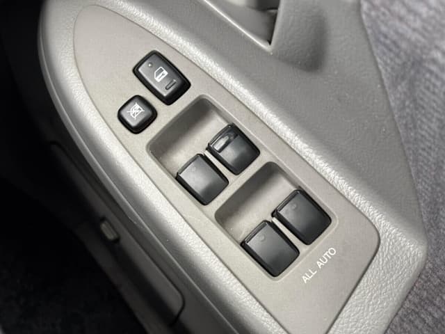 2001 Toyota Noah JDM car for sale — photo 17 of 25
