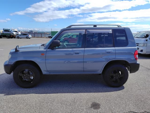 2000 Mitsubishi Pajero JDM car for sale — photo 9 of 20
