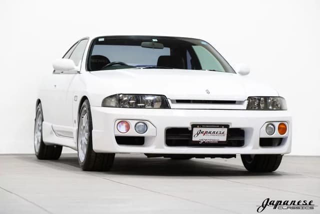 1997 Nissan Skyline JDM car for sale — photo 3 of 25
