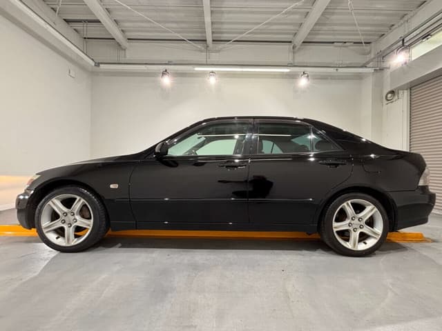 2000 Toyota Altezza JDM car for sale — photo 3 of 10