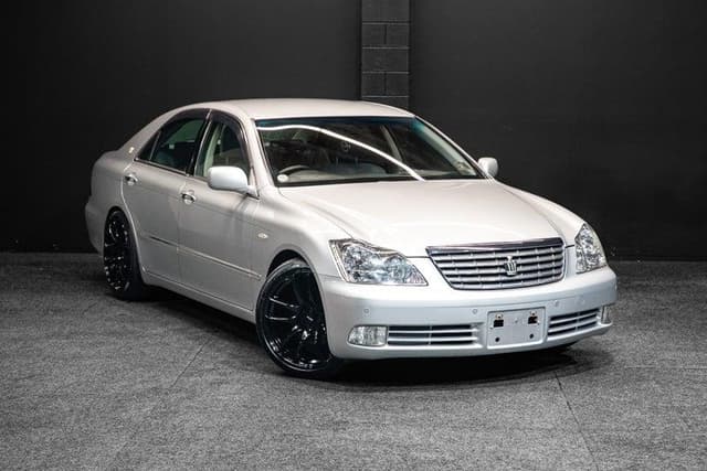 2006 Toyota Crown JDM car for sale — photo 5 of 15