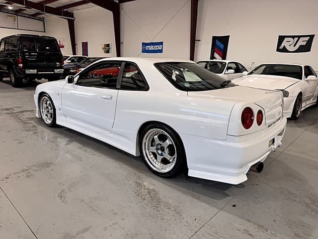 1998 Nissan Skyline JDM car for sale — photo 4 of 25