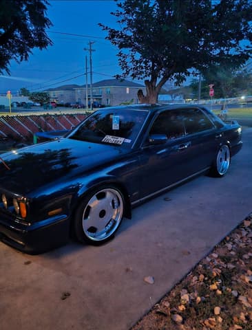 1991 Nissan Cedric JDM car for sale — photo 2 of 11