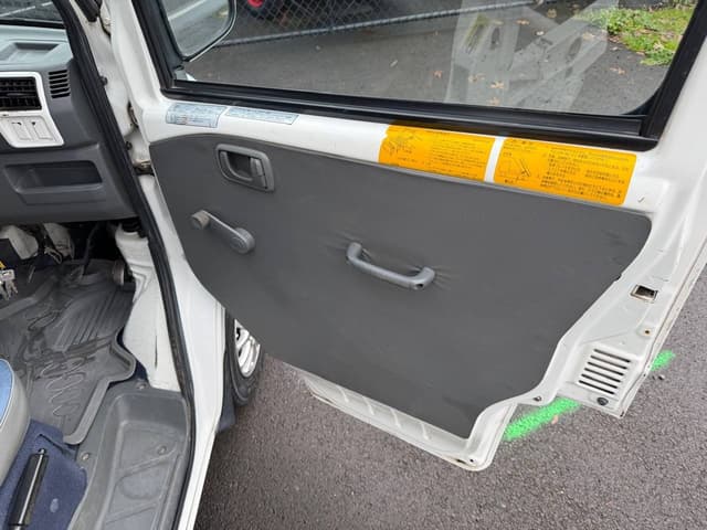 2000 Mitsubishi Minicab JDM car for sale — photo 19 of 25