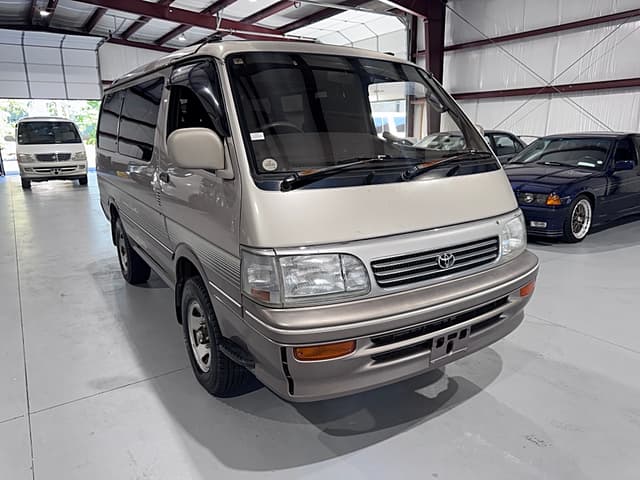 1995 Toyota HiAce JDM car for sale — photo 9 of 25