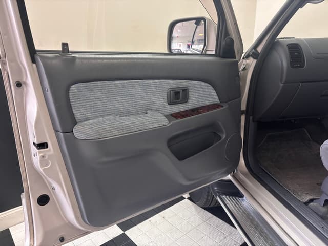 1997 Toyota Hilux Surf JDM car for sale — photo 5 of 25