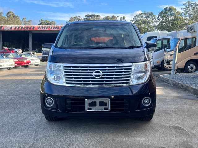 2007 Nissan Elgrand JDM car for sale — photo 2 of 16