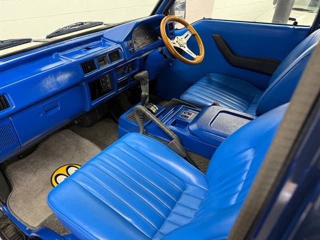 1993 Mitsubishi Delica JDM car for sale — photo 23 of 25