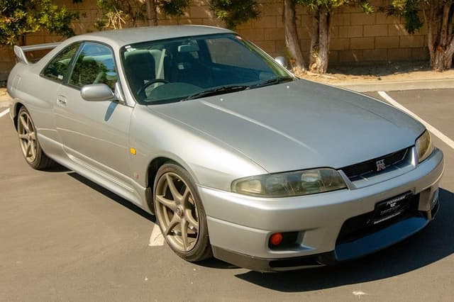 1996 Nissan Skyline JDM car for sale — photo 15 of 25