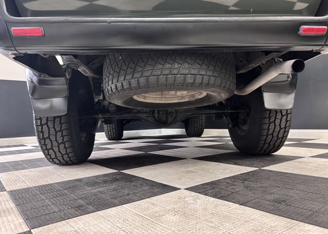 1999 Toyota Hilux Surf JDM car for sale — photo 23 of 24