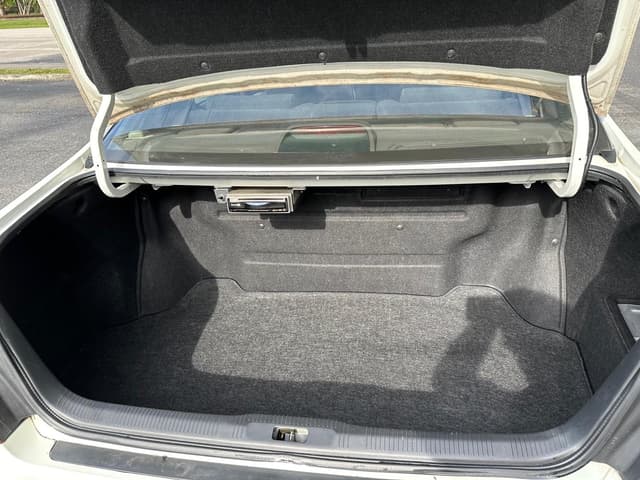 1996 Nissan Cima JDM car for sale — photo 3 of 25