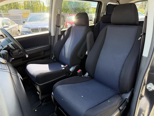 2008 Honda Stepwagon JDM car for sale — photo 11 of 19
