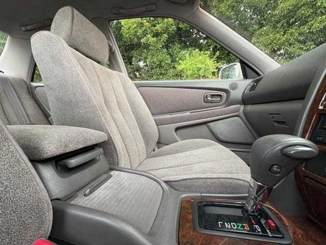 1999 Toyota Mark II JDM car for sale — photo 11 of 20