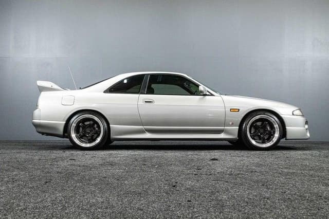 1996 Nissan Skyline JDM car for sale — photo 14 of 19