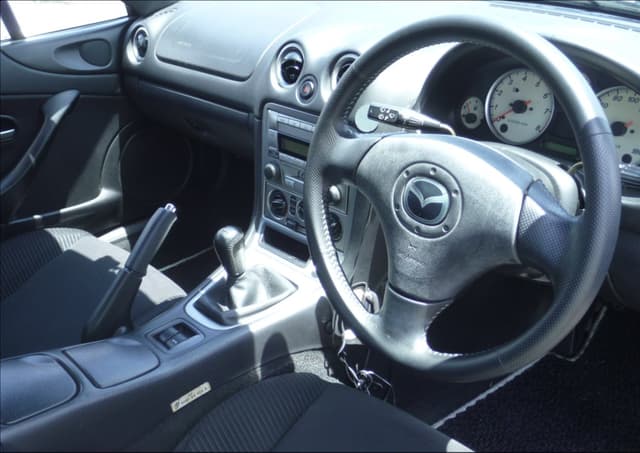 2004 Mazda Roadster (Eunos Roadster / MX-5) JDM car for sale — photo 12 of 14