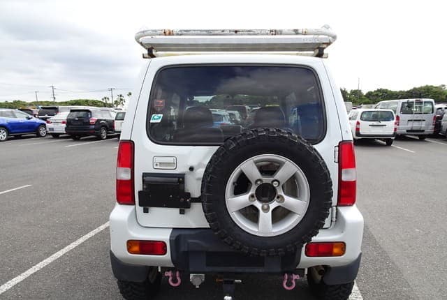 2007 Suzuki Jimny JDM car for sale — photo 4 of 25