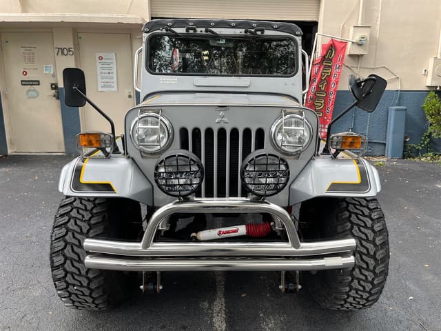 1997 Mitsubishi Jeep JDM car for sale — photo 2 of 16