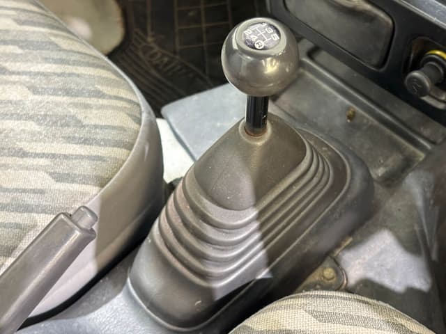 2001 Daihatsu Hijet JDM car for sale — photo 20 of 25