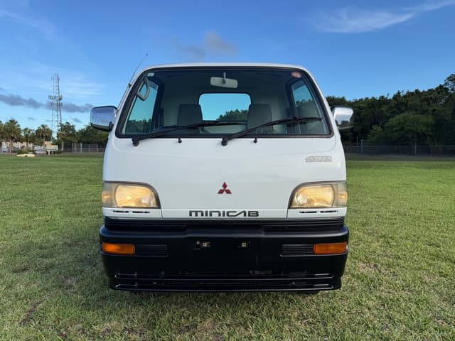 1998 Mitsubishi Minicab JDM car for sale — photo 4 of 25