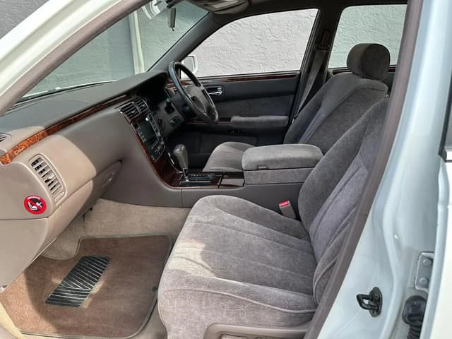 1996 Nissan Cima JDM car for sale — photo 11 of 13
