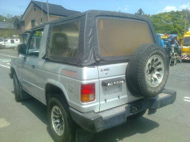 1990 Mitsubishi Pajero JDM car for sale — photo 4 of 7