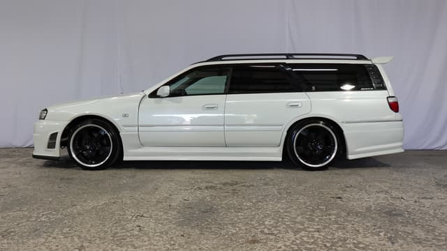 1999 Nissan Stagea JDM car for sale — photo 4 of 19