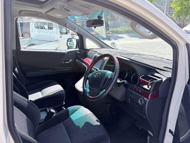 2008 Toyota Alphard JDM car for sale — photo 9 of 17