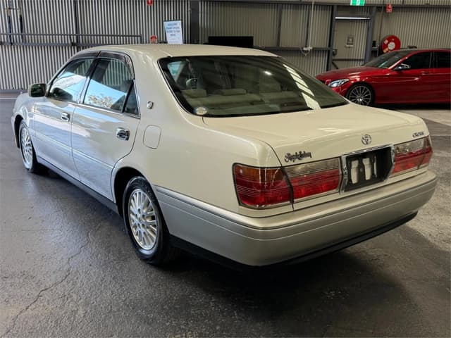 1999 Toyota Crown JDM car for sale — photo 5 of 19
