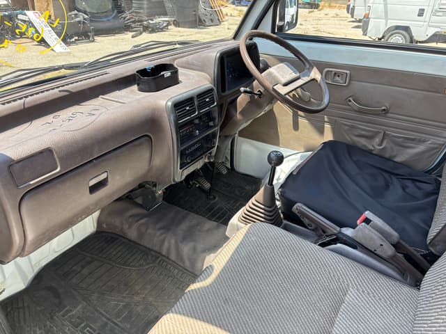 1992 Daihatsu Hijet JDM car for sale — photo 16 of 25