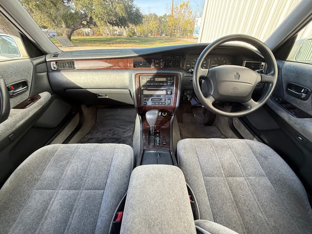 1996 Toyota Crown JDM car for sale — photo 19 of 21