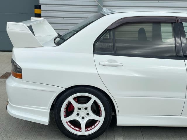 2001 Mitsubishi Lancer Evolution JDM car for sale — photo 15 of 25