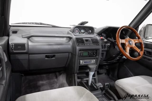 1995 Mitsubishi Pajero JDM car for sale — photo 9 of 25