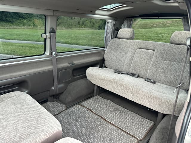 1998 Toyota HiAce JDM car for sale — photo 15 of 18