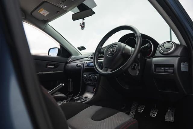 2006 Mazda Axela JDM car for sale — photo 16 of 20