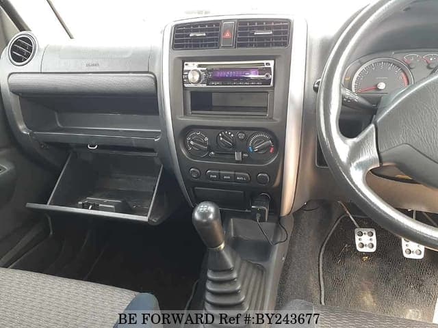 2010 Suzuki Jimny JDM car for sale — photo 4 of 8