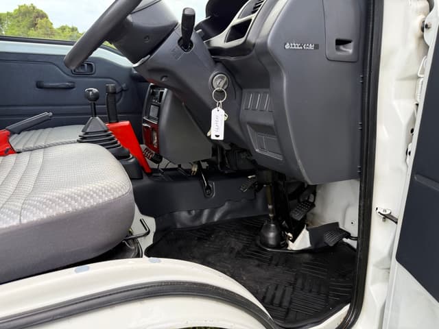 1999 Daihatsu Hijet JDM car for sale — photo 21 of 25