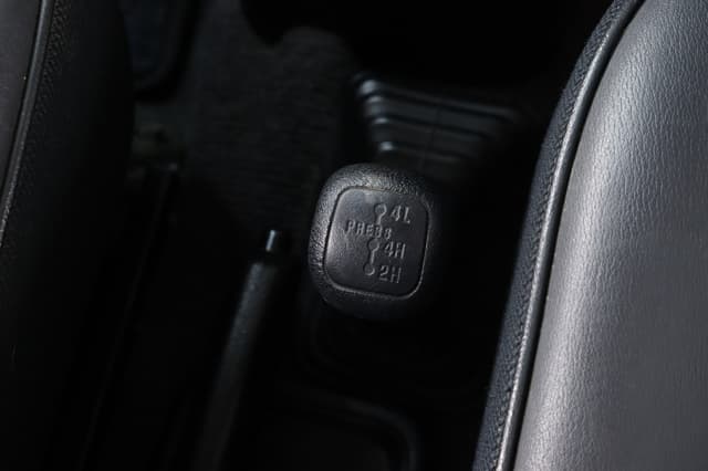 1998 Mitsubishi Pajero JDM car for sale — photo 15 of 25