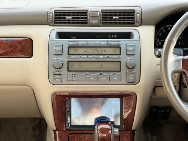 2000 Toyota Crown JDM car for sale — photo 17 of 22