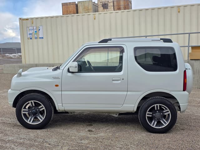 2009 Suzuki Jimny JDM car for sale — photo 5 of 24