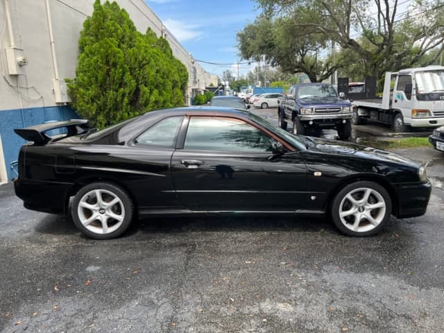 1998 Nissan Skyline JDM car for sale — photo 8 of 17