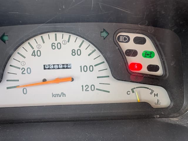 1998 Mitsubishi Minicab JDM car for sale — photo 14 of 25