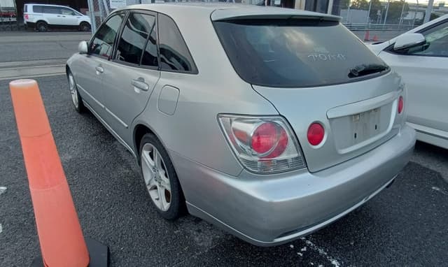 2001 Toyota Altezza JDM car for sale — photo 3 of 20