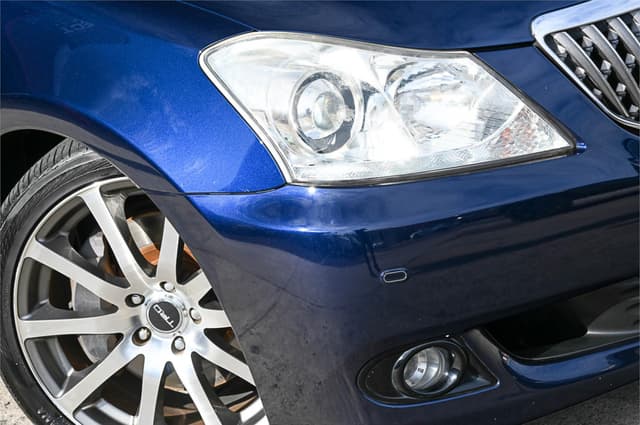 2011 Toyota Crown JDM car for sale — photo 2 of 25