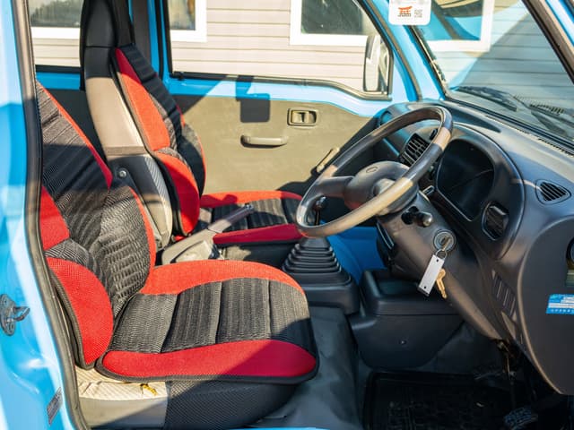 1997 Daihatsu Hijet JDM car for sale — photo 11 of 14
