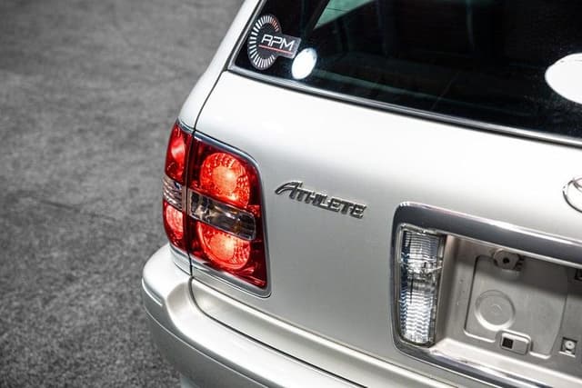 2005 Toyota Crown JDM car for sale — photo 4 of 16