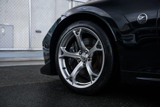2009 Nissan Fairlady Z JDM car for sale — photo 6 of 17