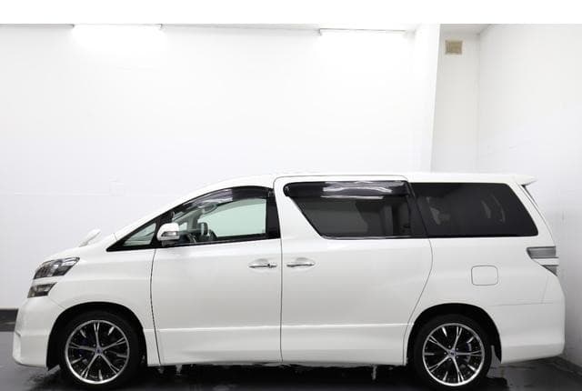 2010 Toyota Vellfire JDM car for sale — photo 23 of 25